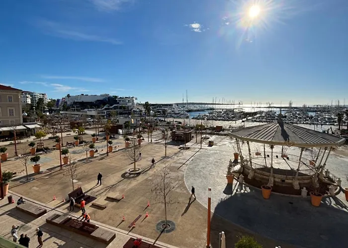 Cannes : Agreable Et Lumineux Appartement Vue Mer