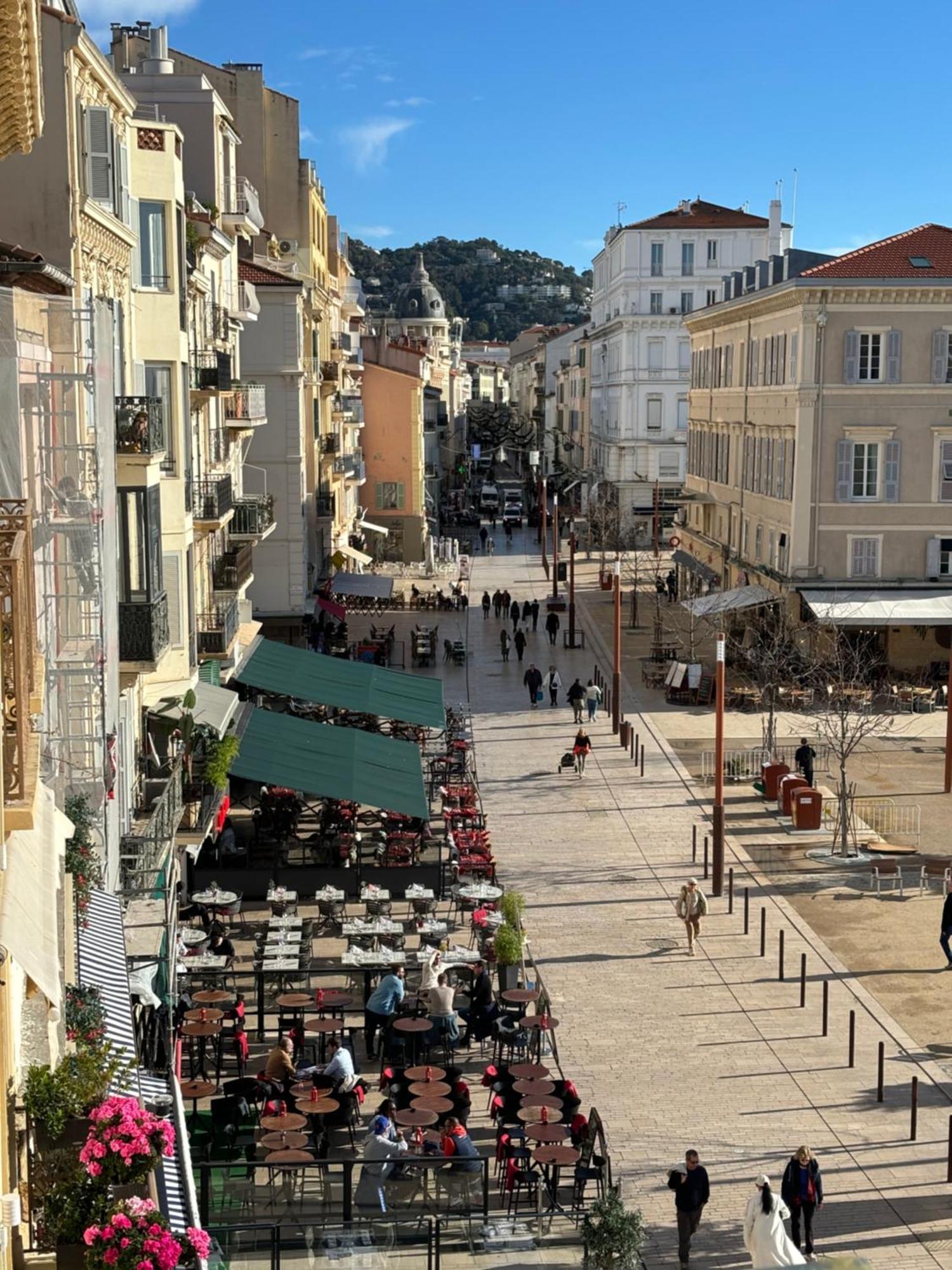 : Agreable Et Lumineux Vue Appartamento